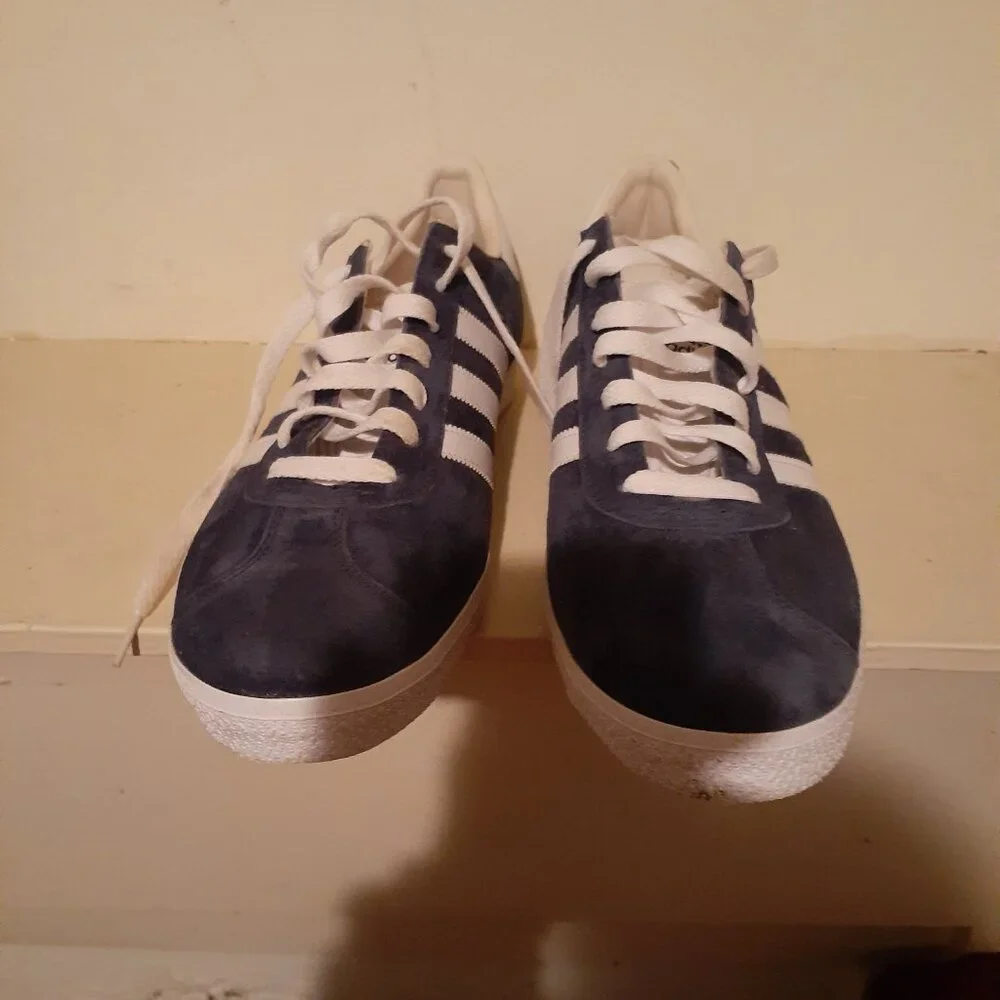 Adidas - Picture 3 of 3